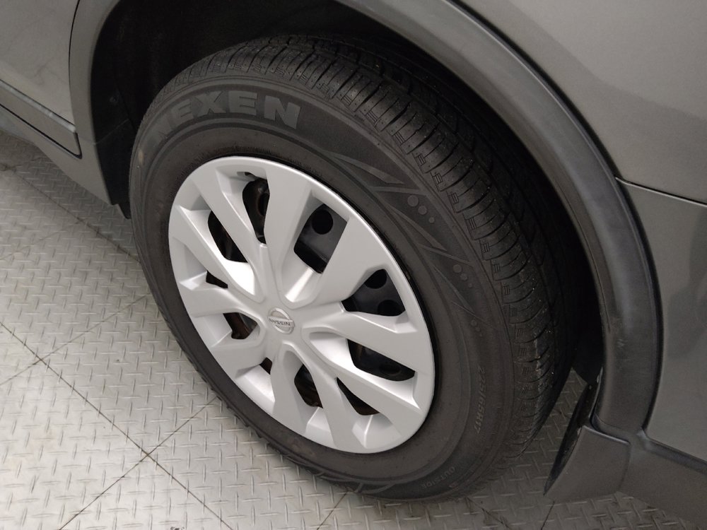 Used 2020 Nissan Rogue S FWD image 31
