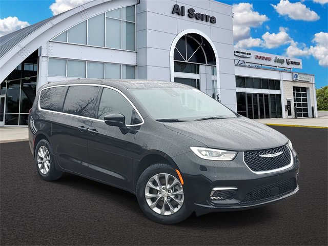 New 2026 Chrysler Pacifica Limited w/ Trailer Tow Group image 1