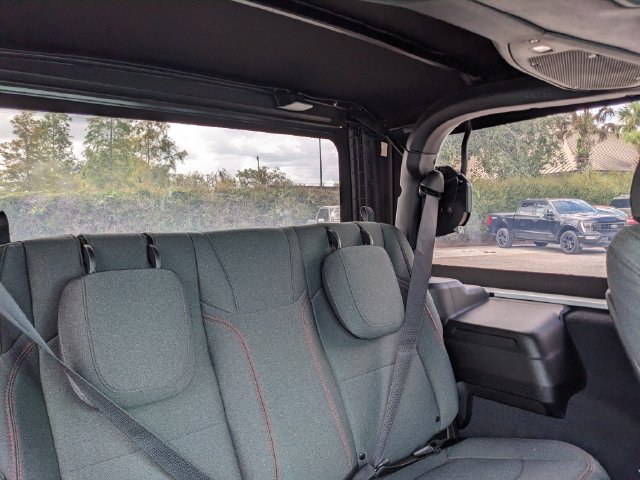 Used 2024 Jeep Wrangler Rubicon AWD/4WD image 20