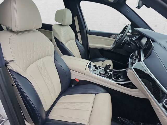 Used 2021 BMW X7 M50i w/ Dynamic Handling Package image 10
