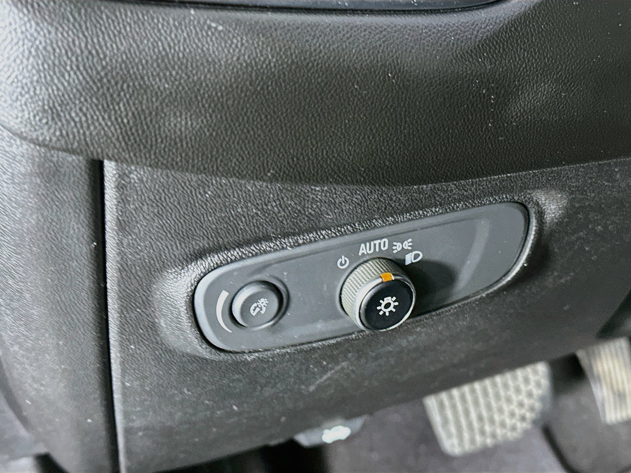 Used 2019 Chevrolet Equinox LT FWD image 17