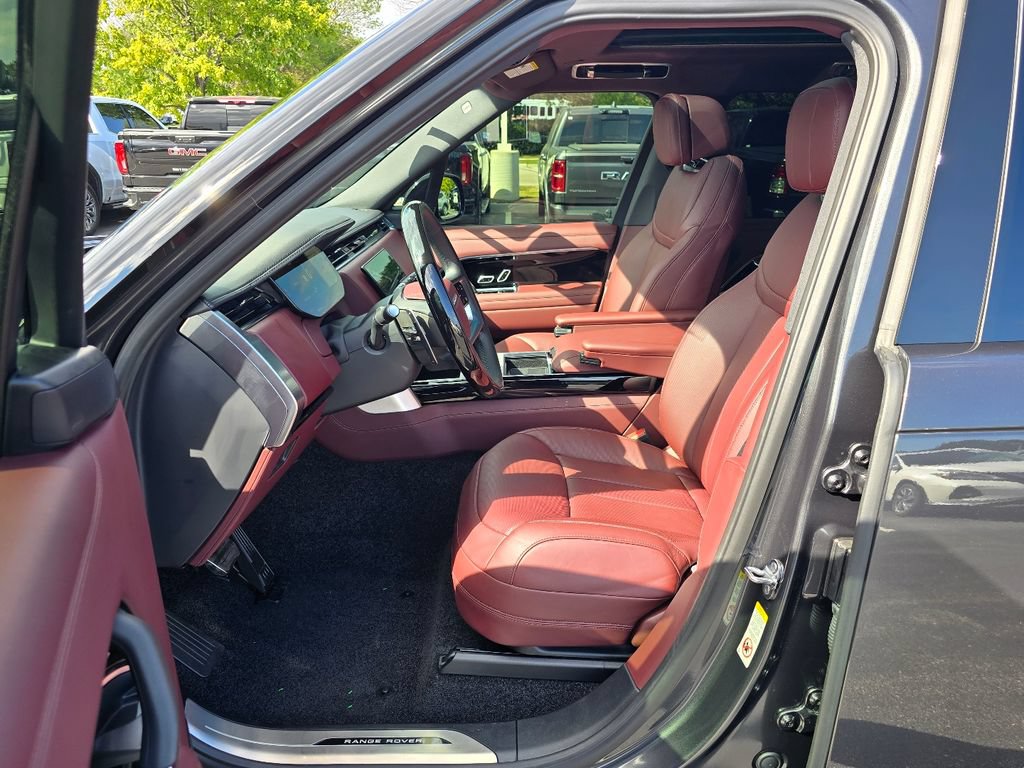 Used 2026 Land Rover Range Rover SE AWD/4WD image 18