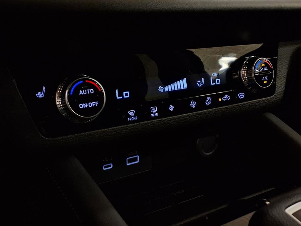 New 2025 Mitsubishi Outlander ES image 14