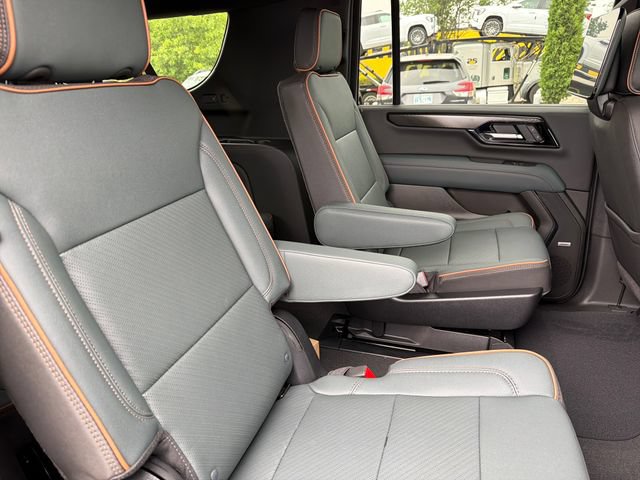 New 2026 GMC Yukon XL AT4 w/ AT4 Premium Plus Package AWD/4WD image 22