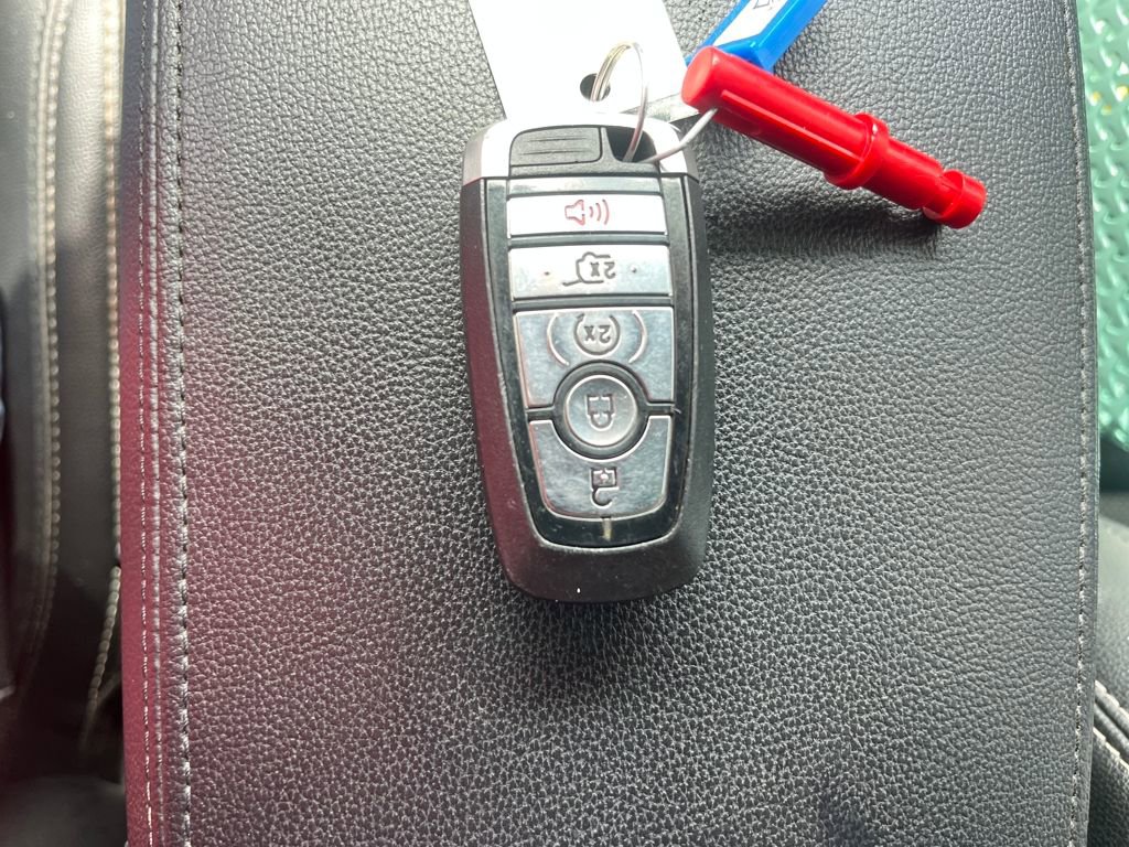 Used 2019 Ford Explorer Limited image 29