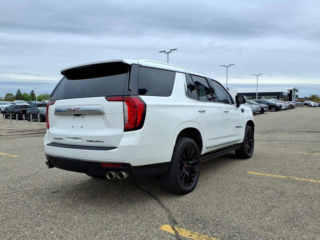 Used 2023 GMC Yukon Denali w/ Denali Reserve Package AWD/4WD image 4