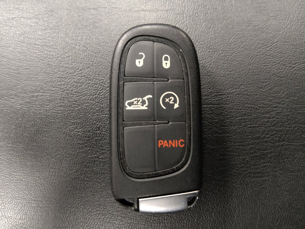 Used 2023 Jeep Cherokee Altitude Lux image 32