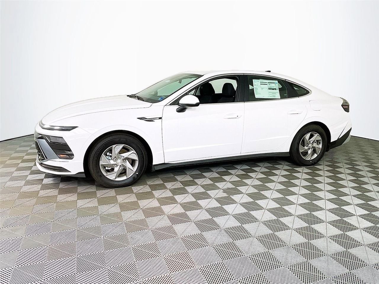 New 2026 Hyundai Sonata SE FWD image 3