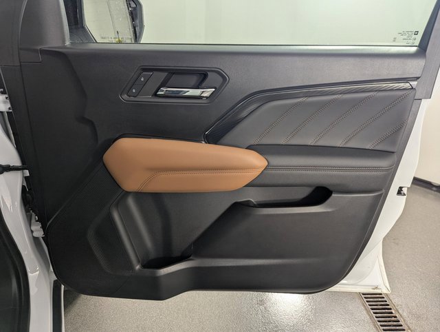 Used 2024 GMC Canyon AT4 w/ AT4 Premium Package image 28