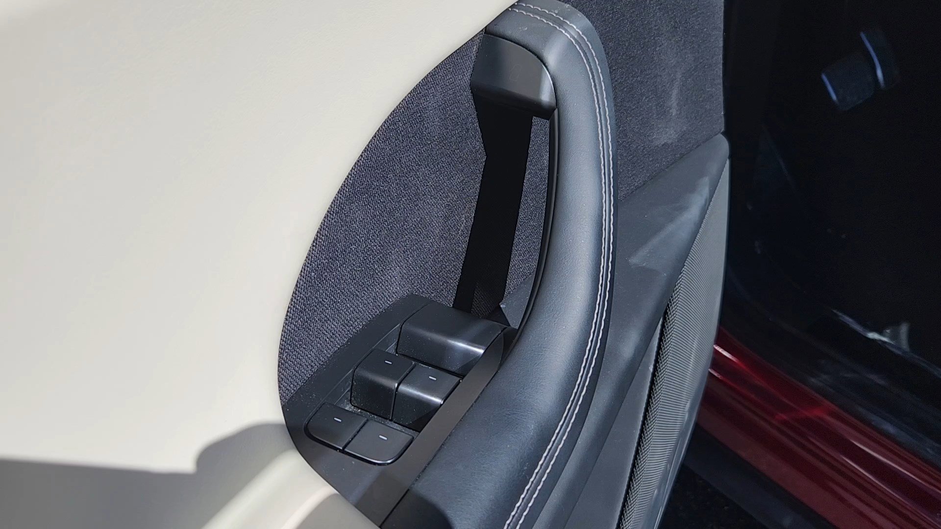 Used 2025 Tesla Model X image 7