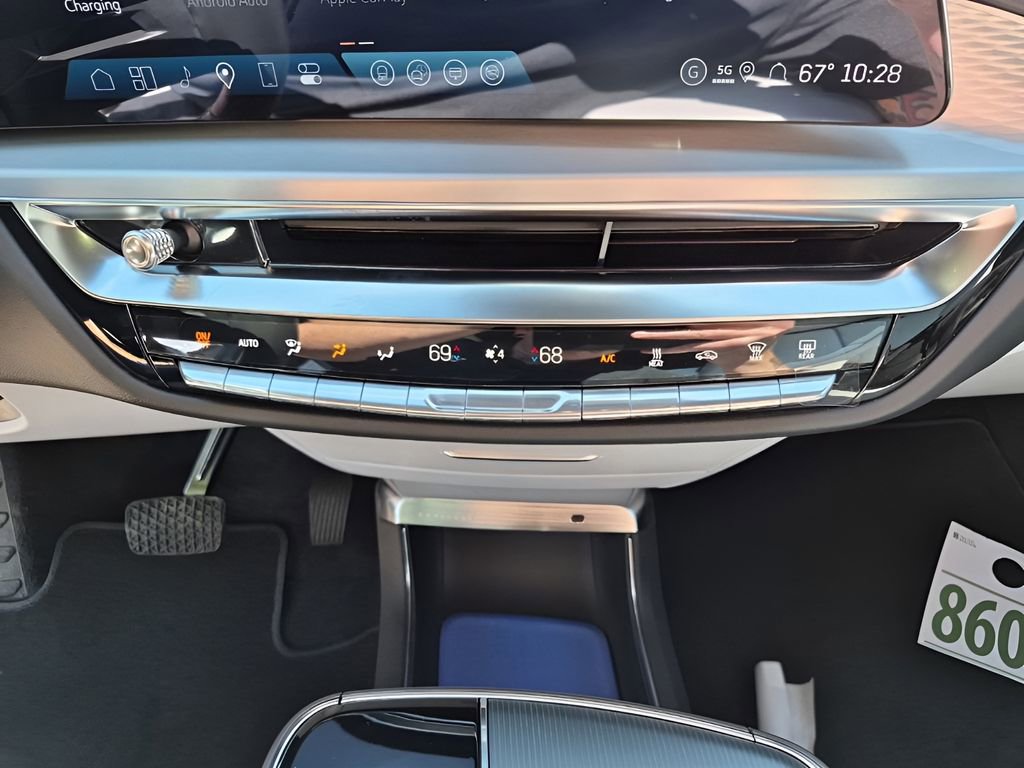 New 2026 Cadillac Lyriq Luxury image 39