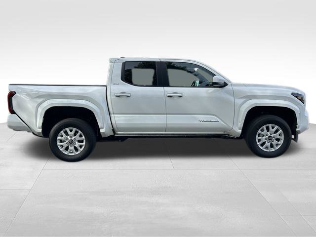 Certified 2026 Toyota Tacoma SR5 AWD/4WD image 6