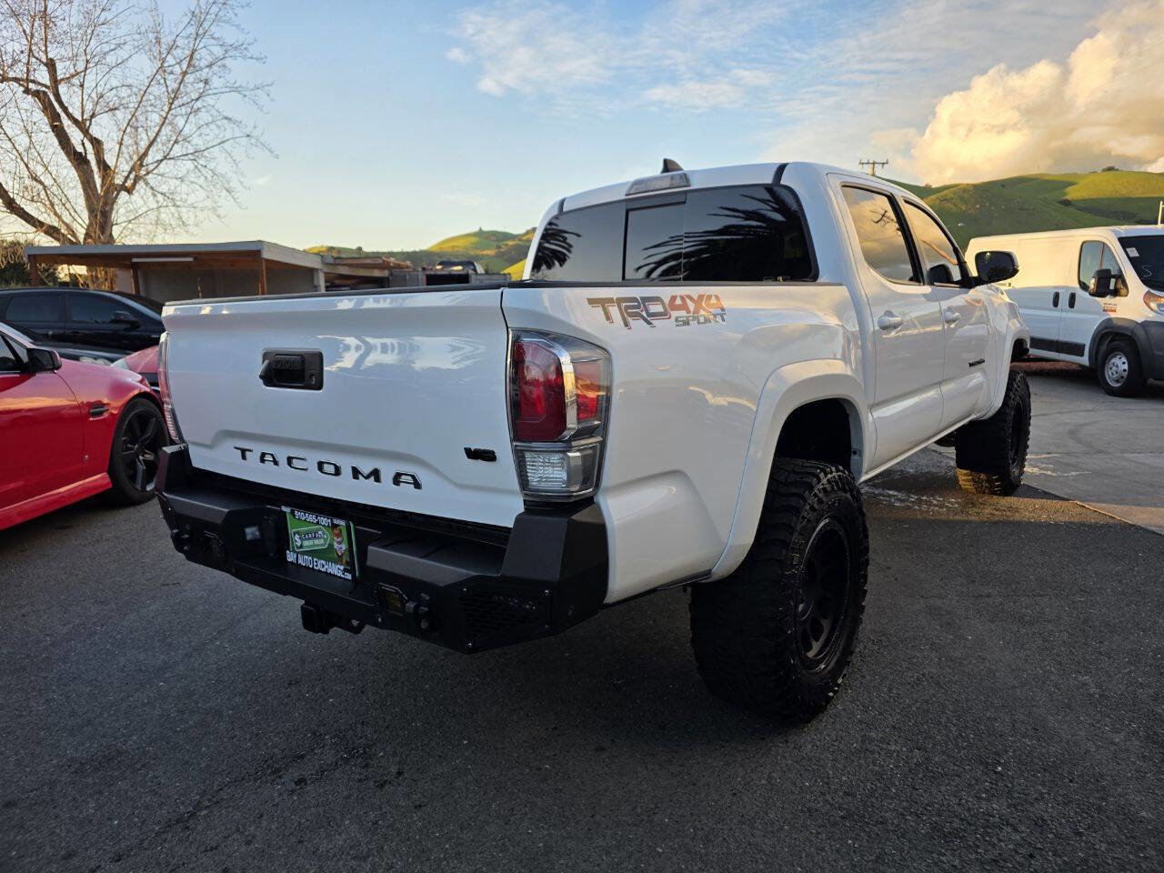 Used 2021 Toyota Tacoma TRD Sport w/ Technology Package image 3