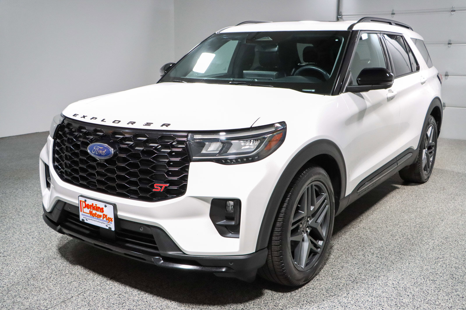 Used 2025 Ford Explorer ST AWD/4WD image 34