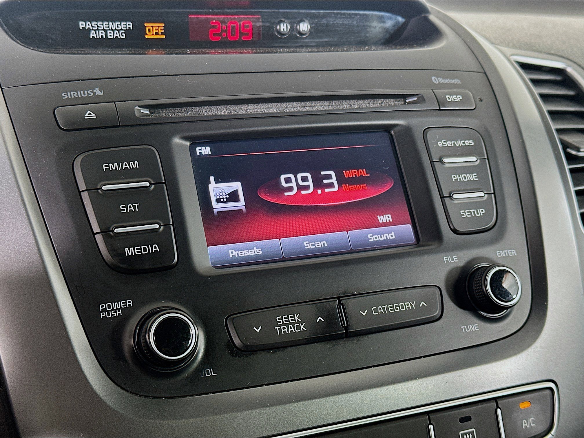 Used 2015 Kia Sorento LX FWD image 21