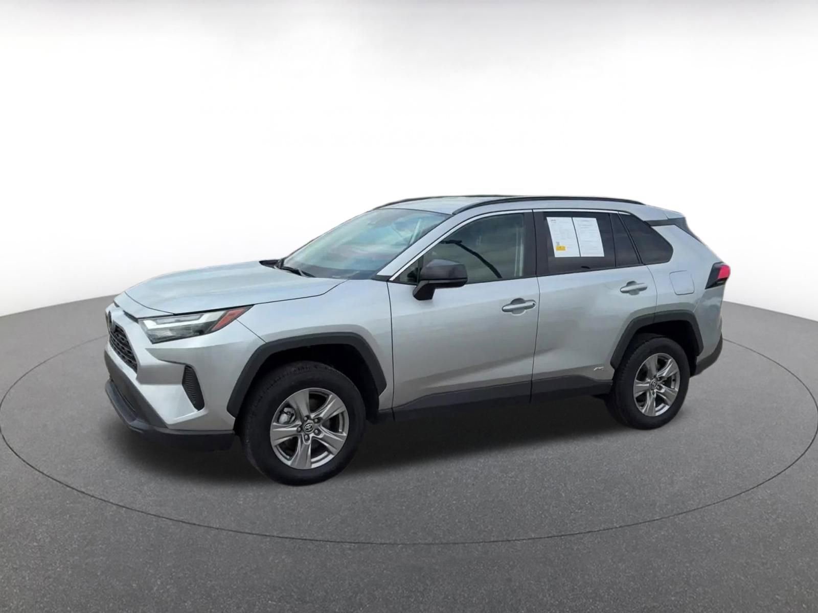 Used 2025 Toyota RAV4 LE AWD/4WD image 6
