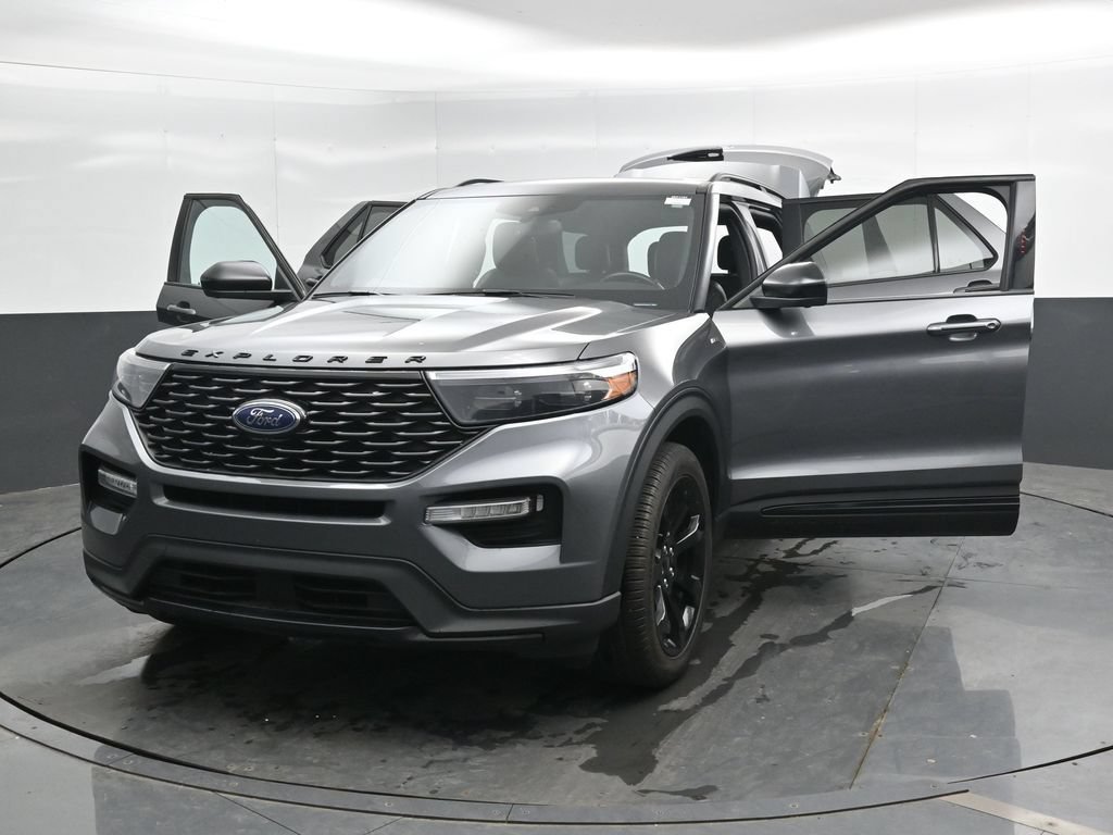 Used 2023 Ford Explorer ST-Line w/ Class IV Trailer Tow Package AWD/4WD image 47