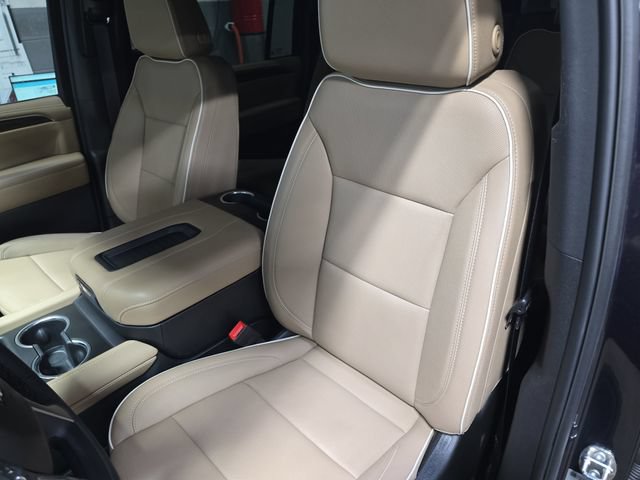 Used 2024 Chevrolet Suburban Premier w/ Premium Package AWD/4WD image 20