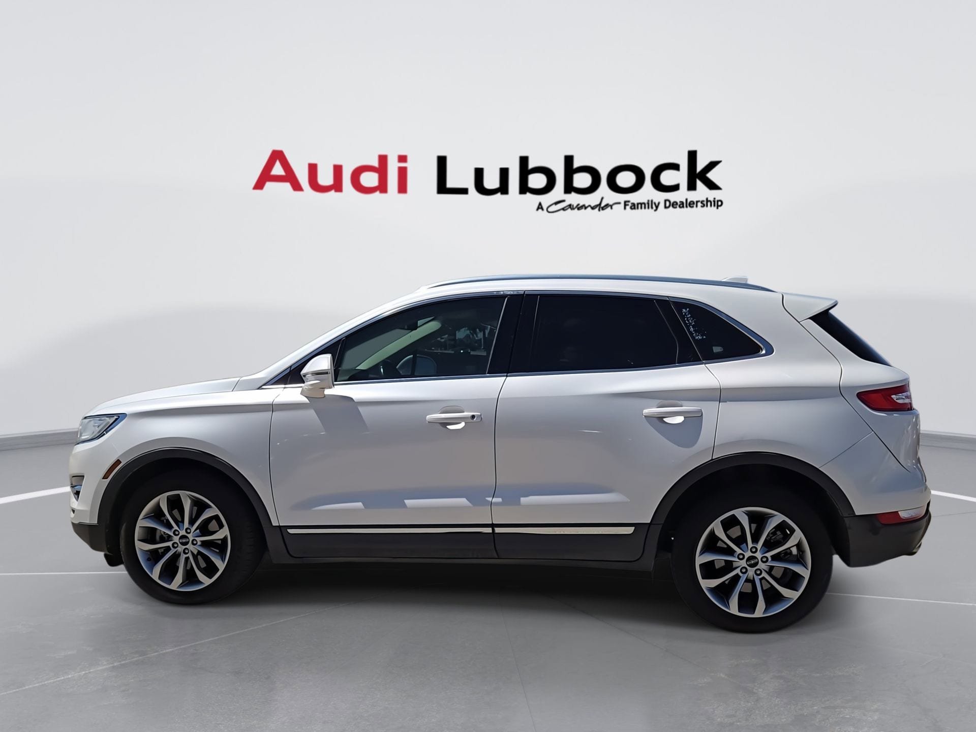 Used 2017 Lincoln MKC Select w/ Select Plus Package FWD image 6