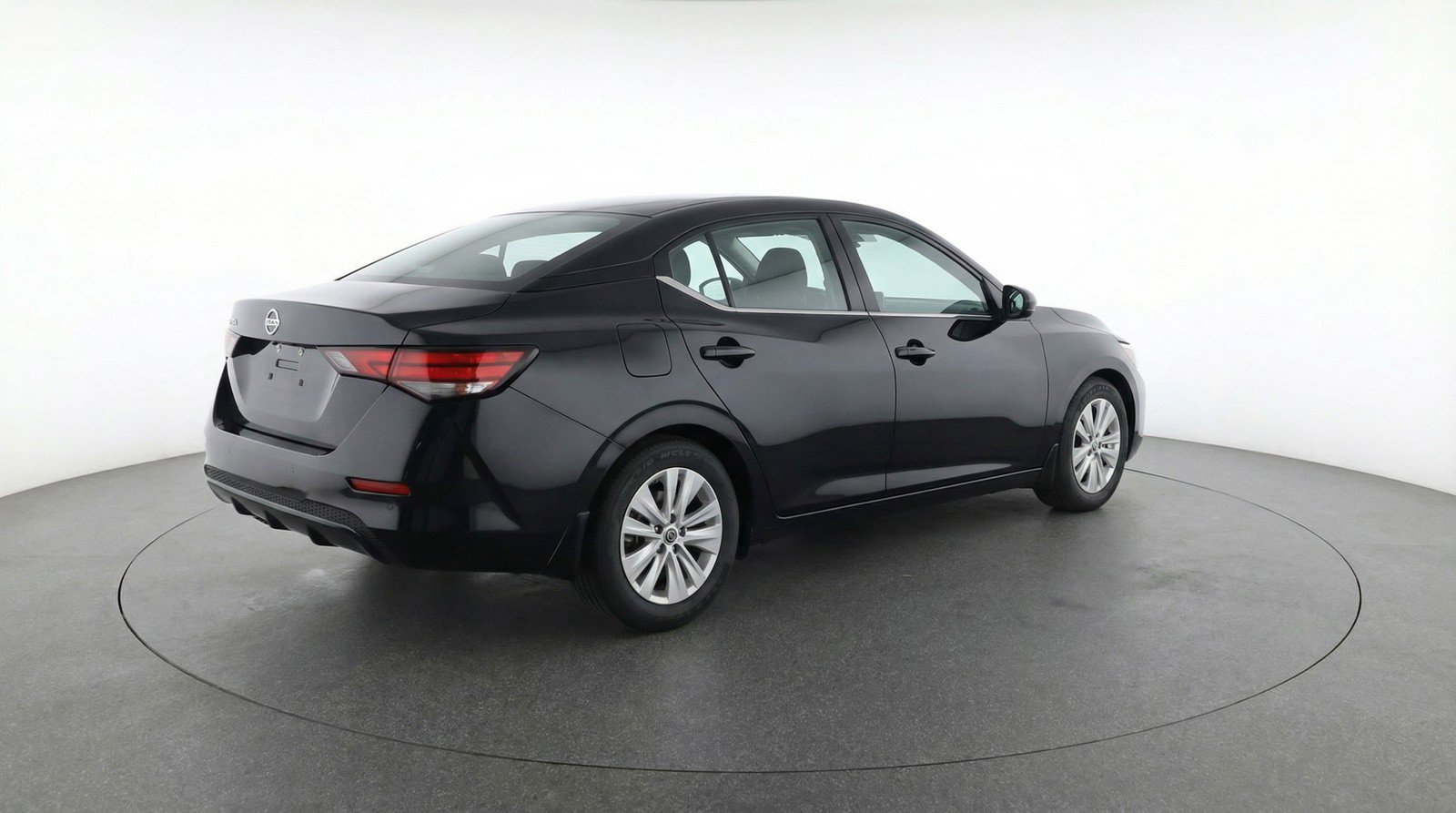 Used 2025 Nissan Sentra S image 9