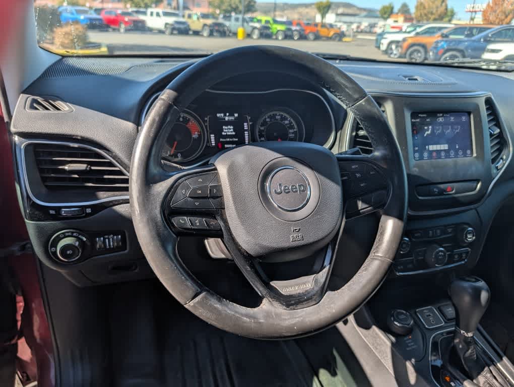 Used 2019 Jeep Cherokee Latitude Plus AWD/4WD image 12