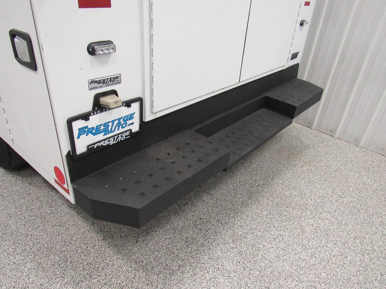 Used 2015 Ford E-350 and Econoline 350 Super Duty image 29