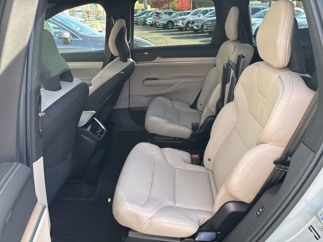 New 2025 Volvo EX90 Plus image 11