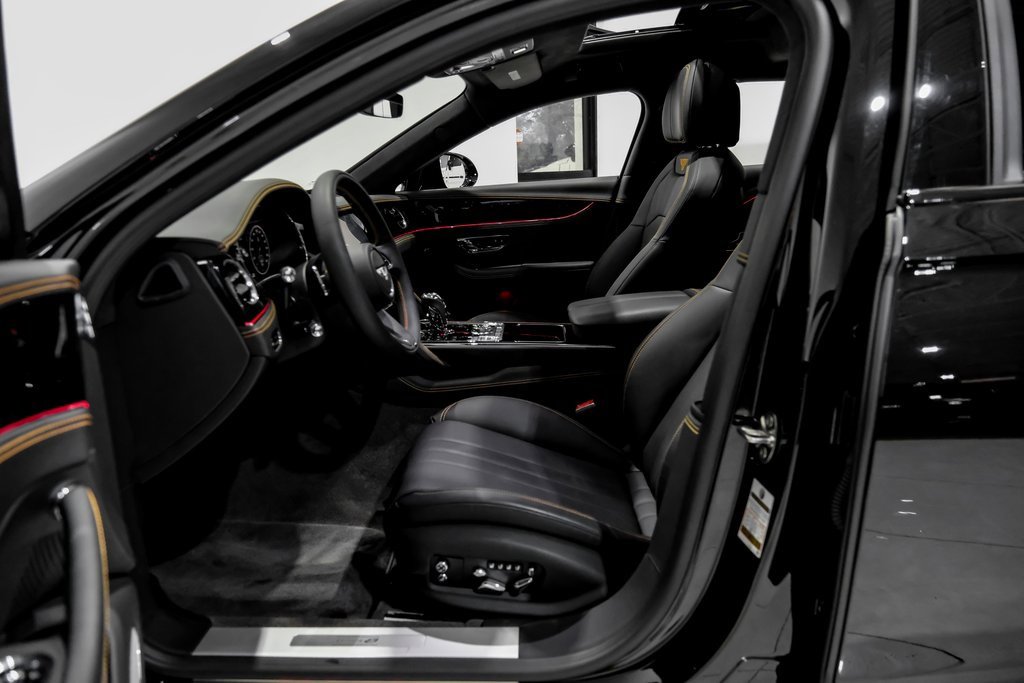 Used 2024 Bentley Flying Spur V8 image 6