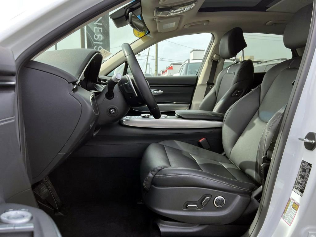 Certified 2024 Genesis GV70 2.5T w/ Select Package image 9
