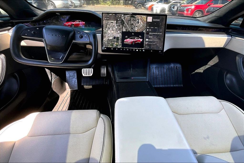 Used 2022 Tesla Model S Plaid image 7