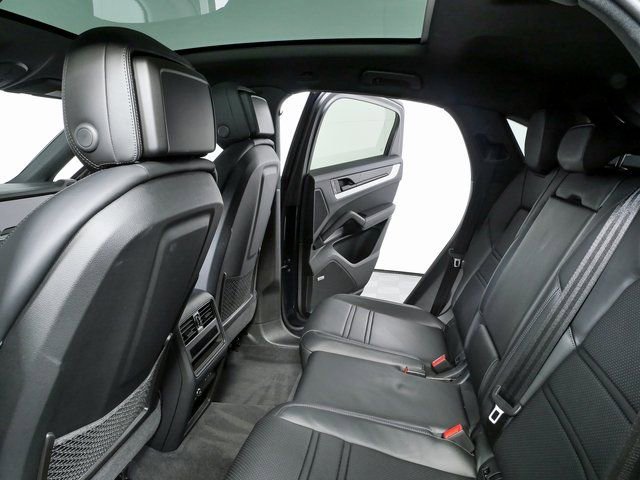Certified 2024 Porsche Cayenne Coupe AWD/4WD image 22