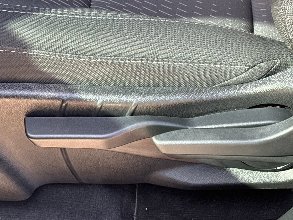 Used 2025 Chevrolet Equinox LT w/ Safety and Technology Package FWD image 21