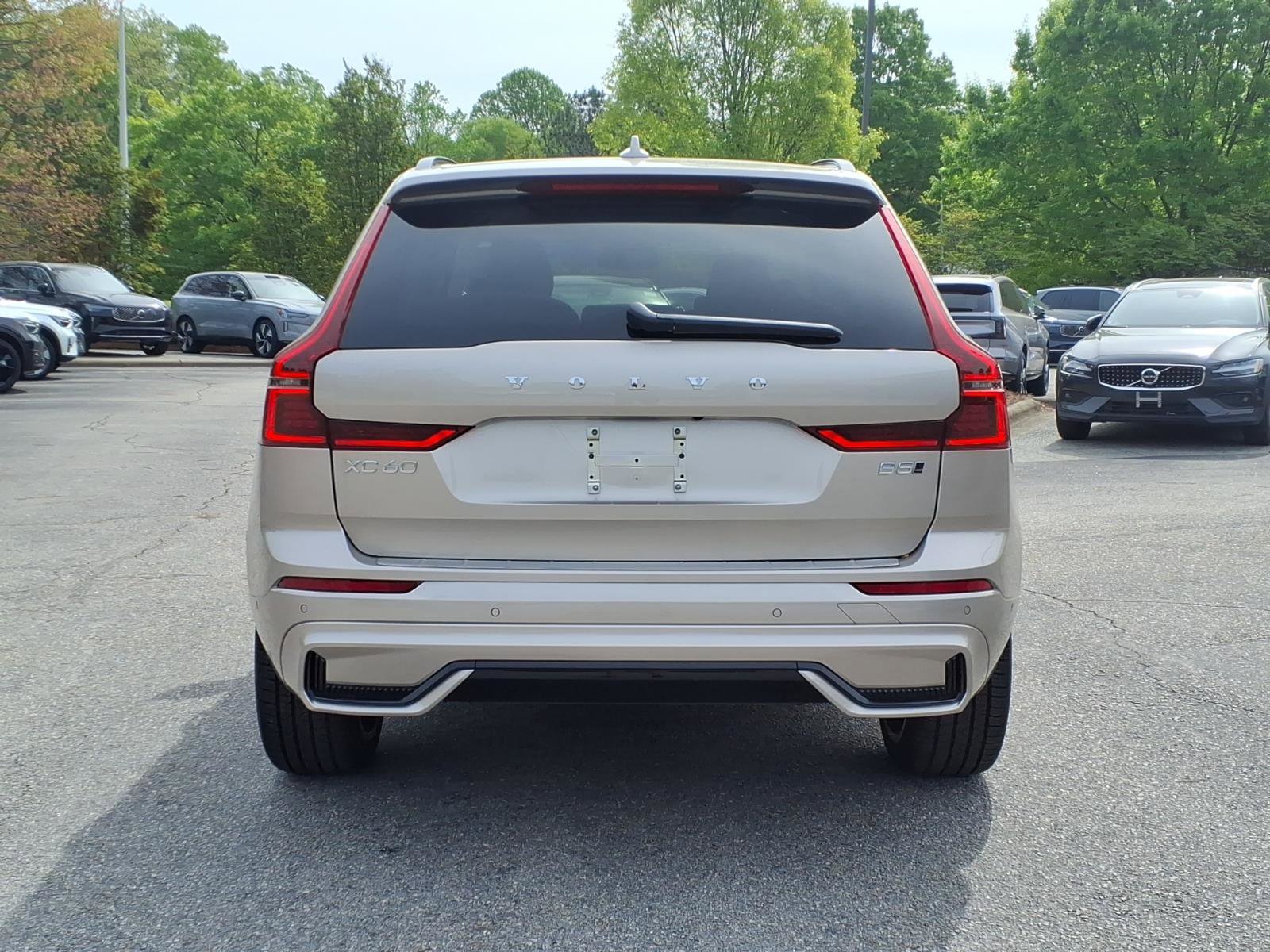 New 2026 Volvo XC60 B5 Ultra w/ Protection Package Premier image 4