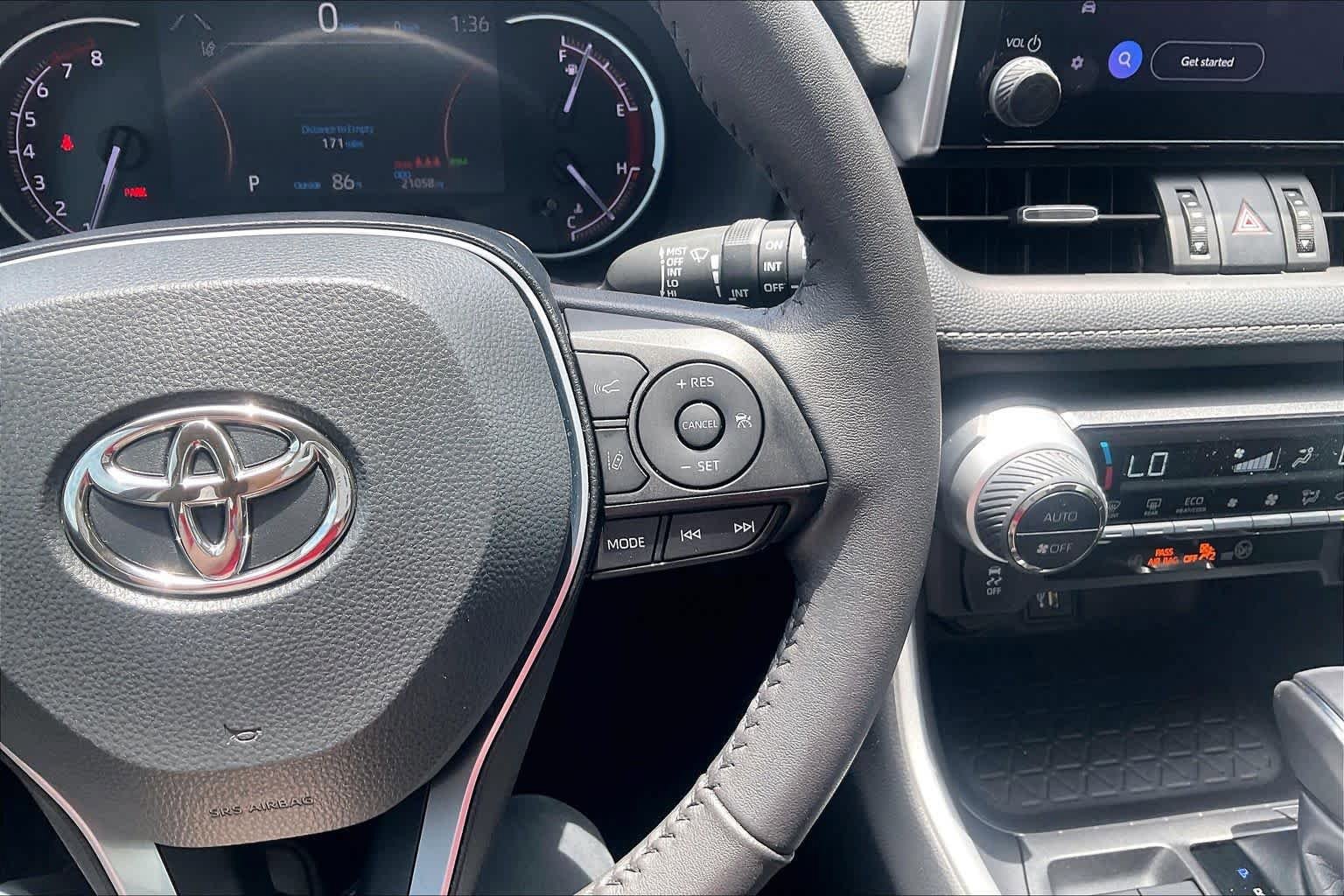 Used 2024 Toyota RAV4 XLE Premium FWD image 25