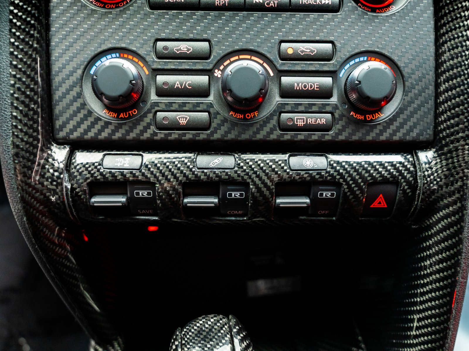 Used 2015 Nissan GT-R Premium image 49