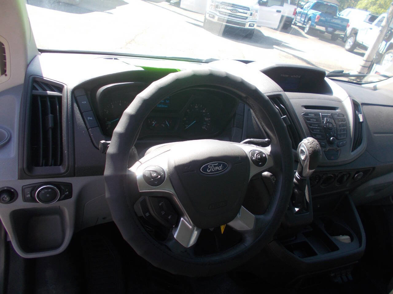 Used 2015 Ford Transit 250 130 Low Roof RWD image 6