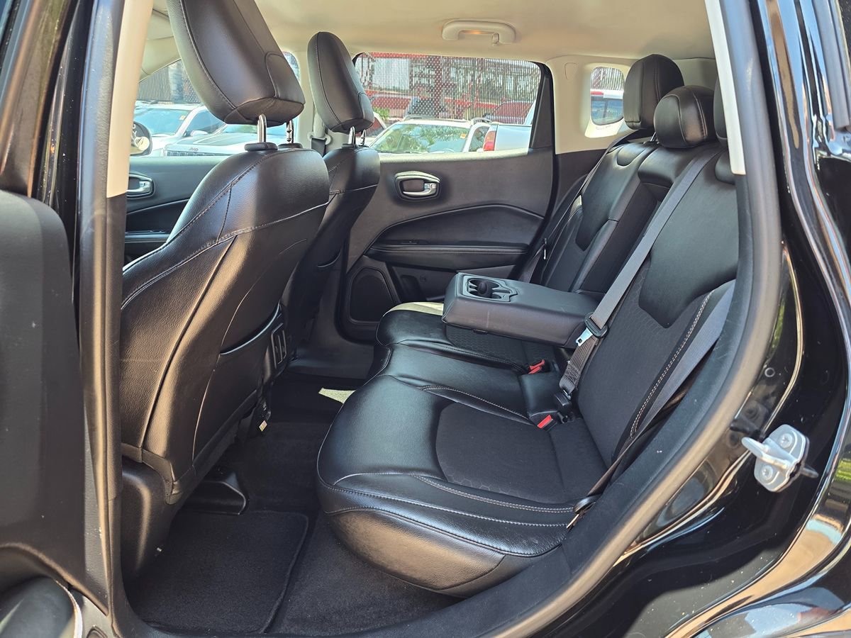 Used 2018 Jeep Compass Latitude w/ Popular Equipment Group FWD image 19