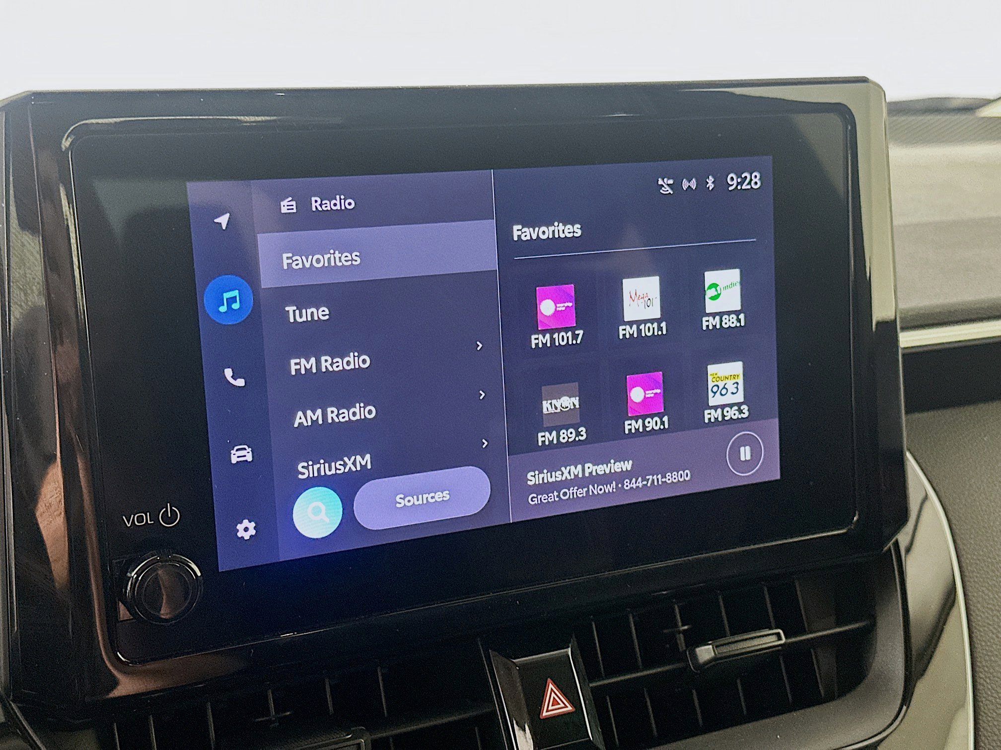 Used 2023 Toyota Corolla LE w/ Carpet Mat Package (TMS) image 19