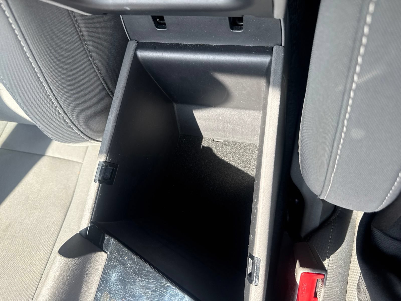 Used 2025 Hyundai Elantra SEL FWD image 33