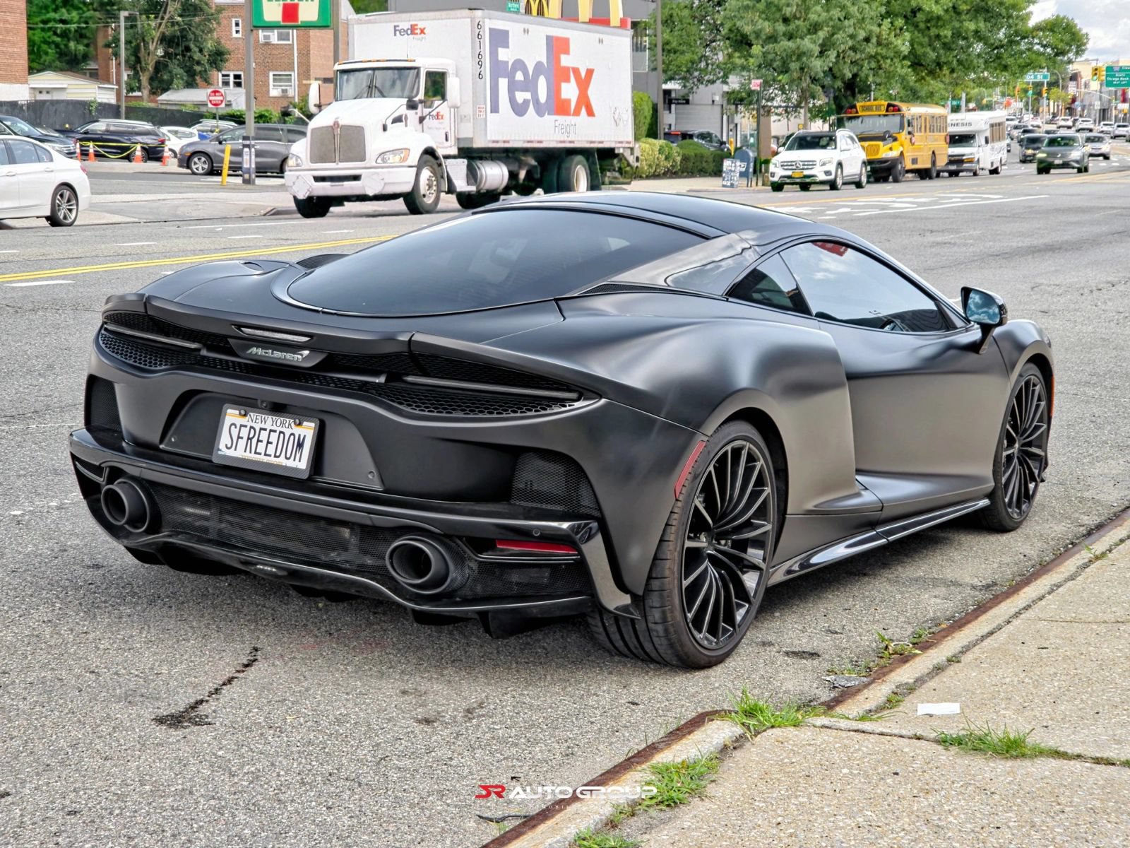 Used 2020 McLaren GT RWD image 8