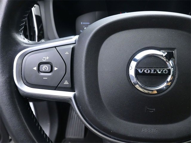 Used 2018 Volvo XC60 T5 Momentum w/ Vision Package image 15
