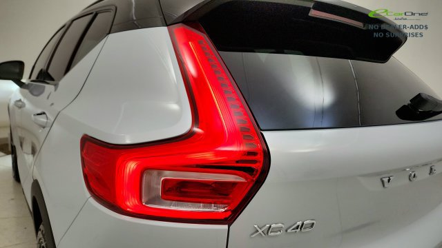Used 2022 Volvo XC40 T4 R-Design w/ Protection Package Premier FWD image 25