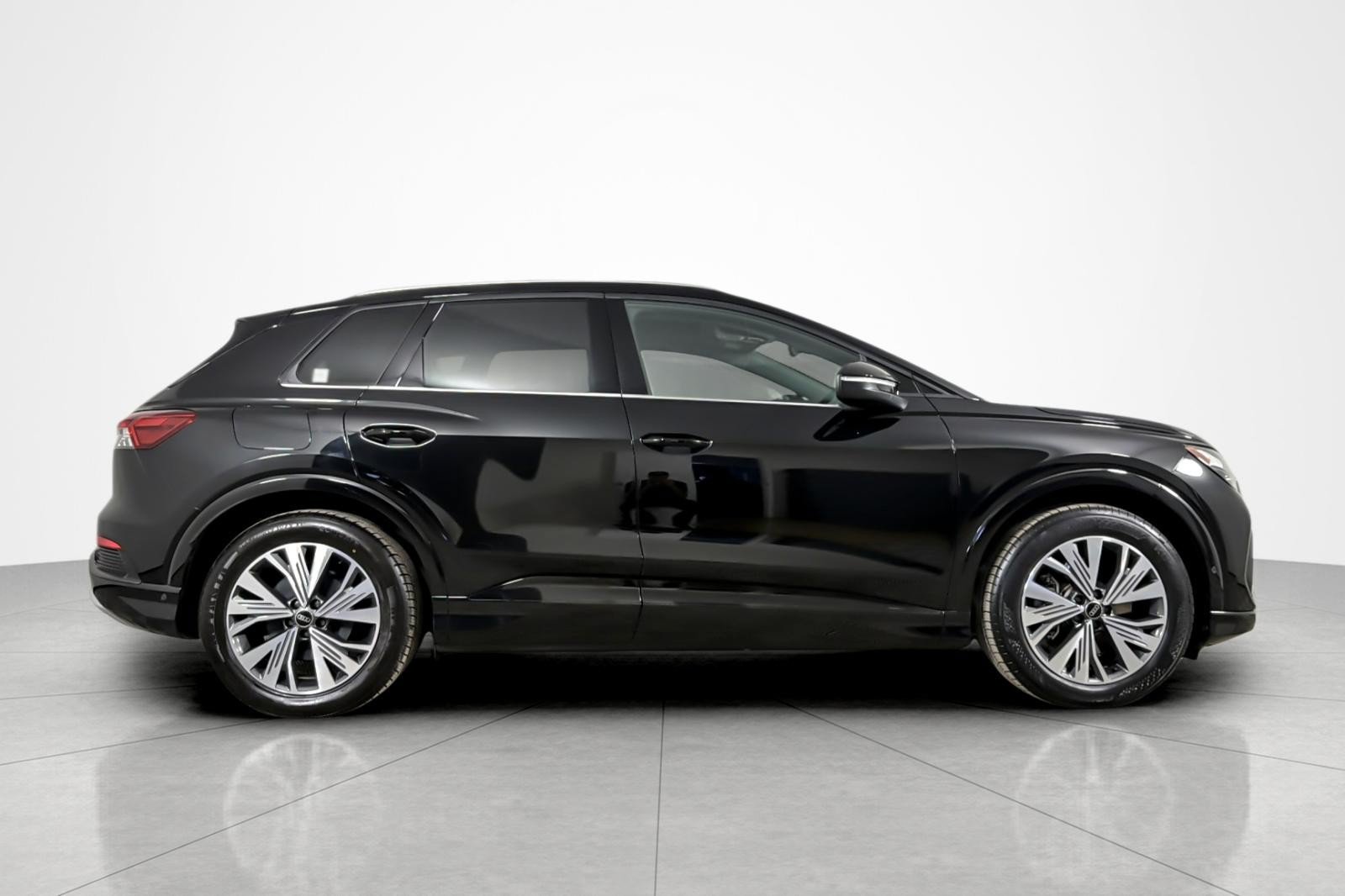 Certified 2023 Audi Q4 e-tron Premium Plus w/ Premium Plus RWD image 6