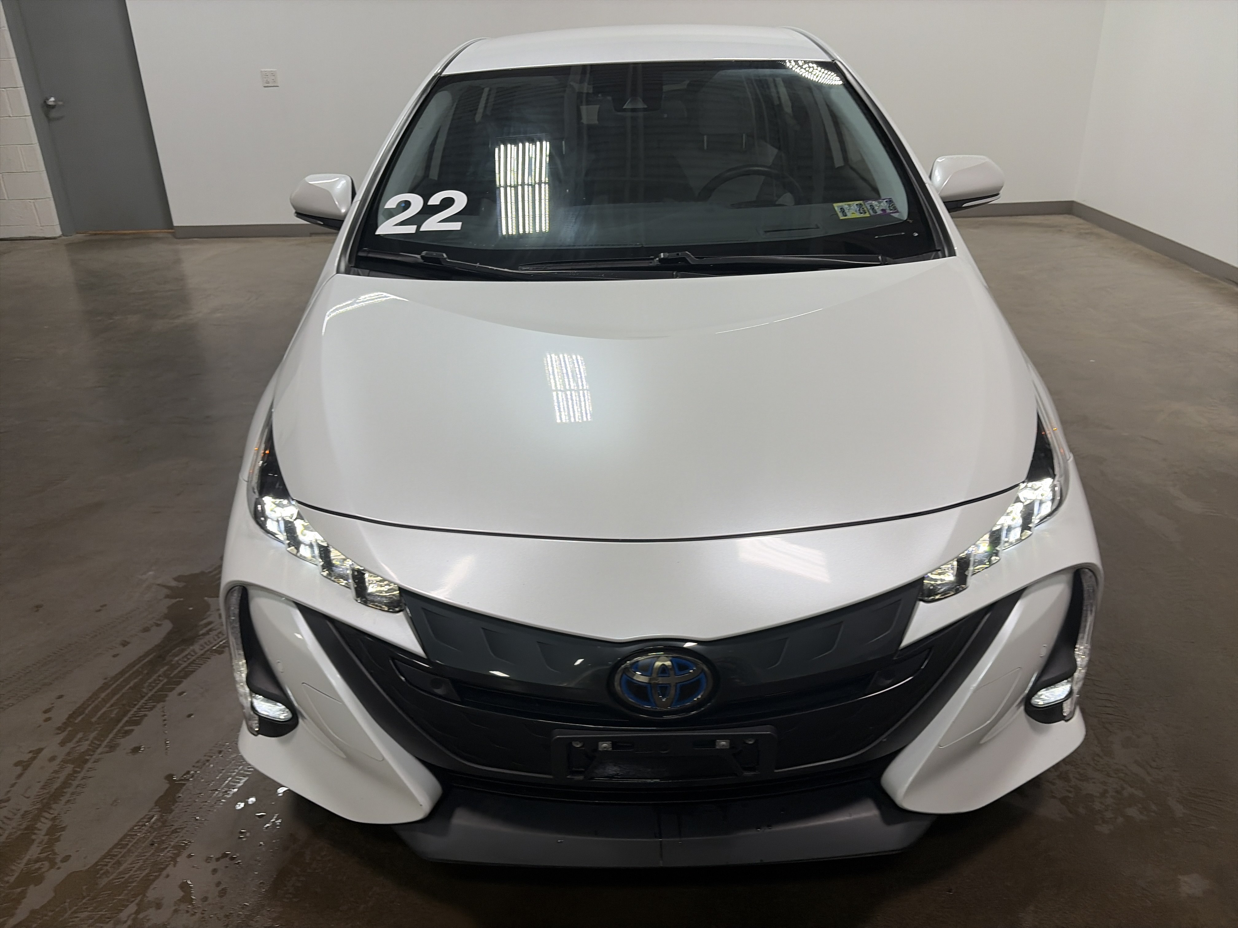 Used 2022 Toyota Prius Prime Limited FWD image 36