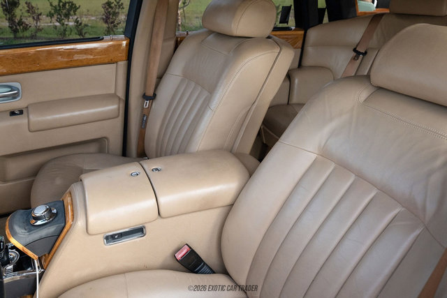 Used 2005 Rolls-Royce Phantom Sedan RWD image 24