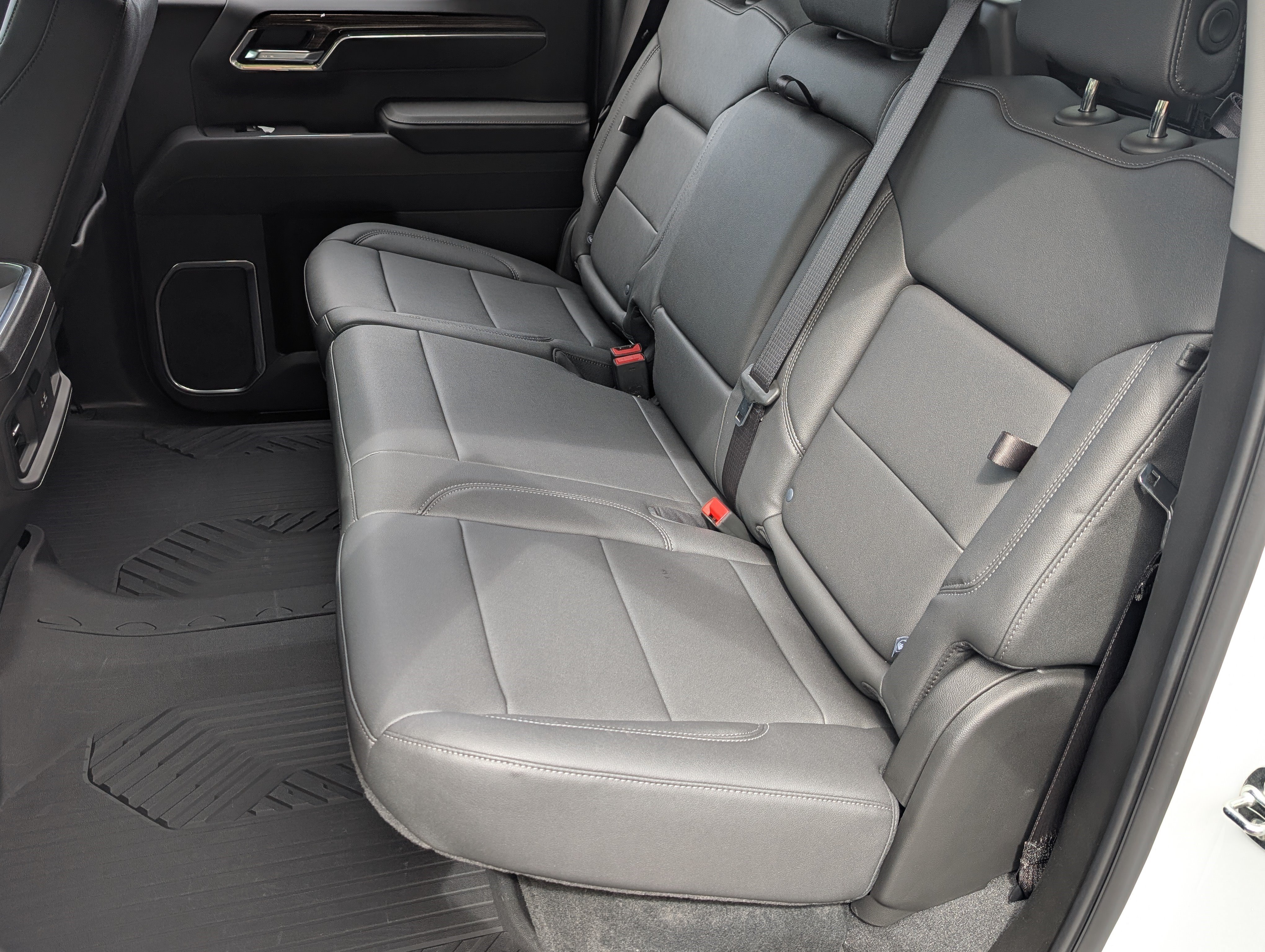 Used 2026 Chevrolet Silverado 1500 LT Trail Boss w/ LT Trail Boss Premium Package AWD/4WD image 17