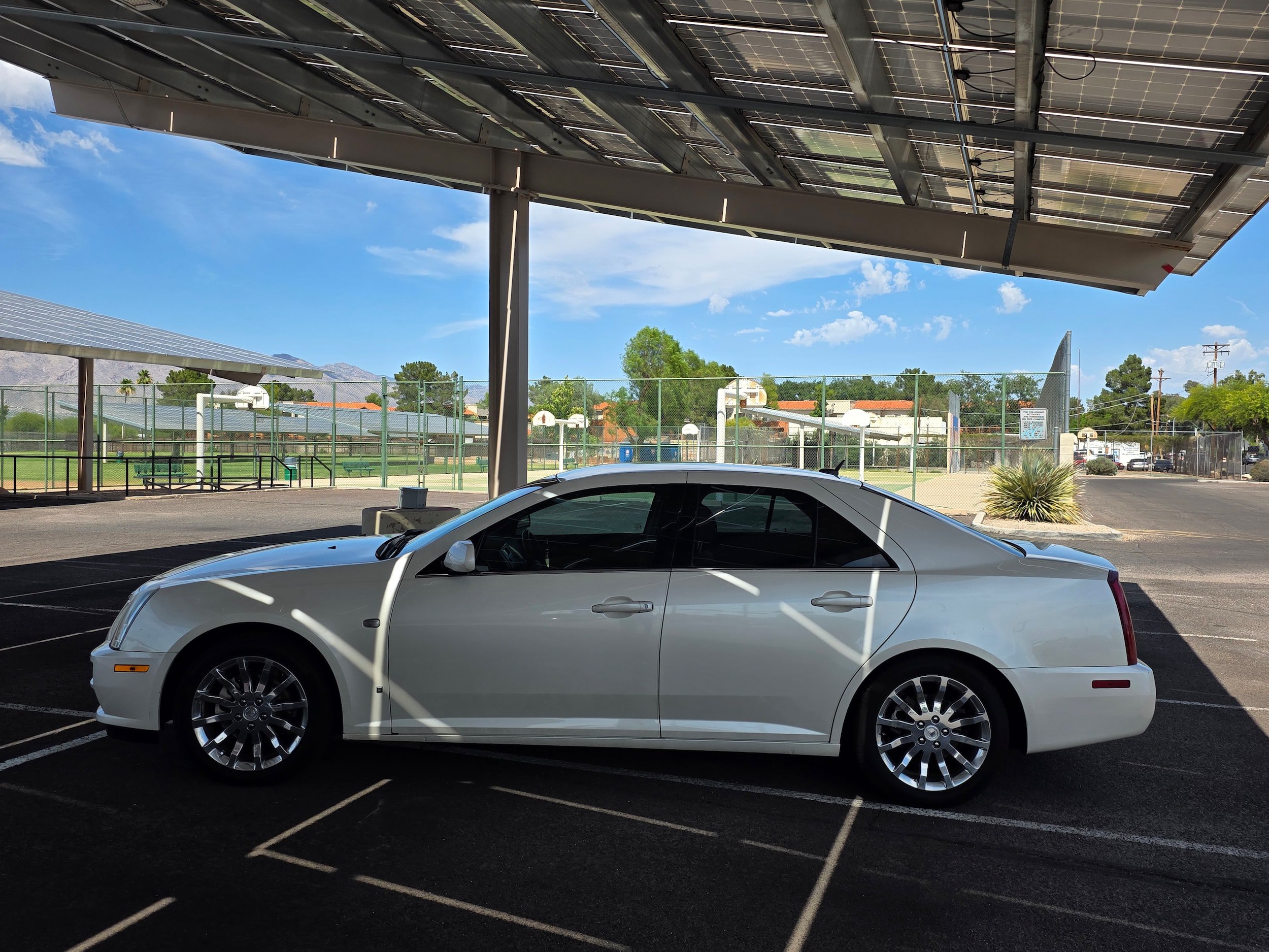 Used 2006 Cadillac STS V8 RWD image 2