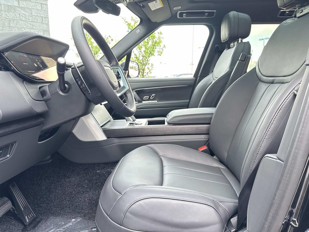 New 2026 Land Rover Range Rover Long Wheelbase SE AWD/4WD image 21