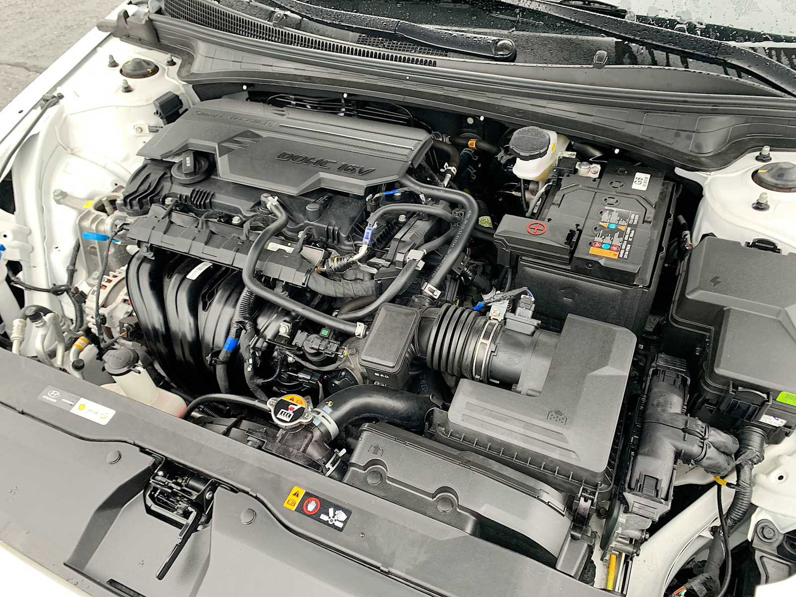 Used 2025 Hyundai Elantra Limited image 30