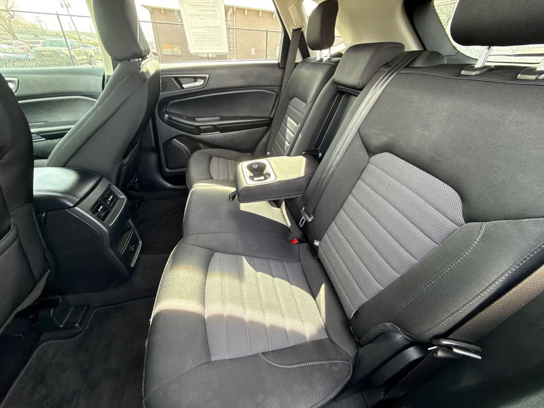 Used 2022 Ford Edge SE w/ Black Appearance Package AWD/4WD image 17